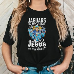 Jaguars in my veins Jesus in my heart signatures shirt