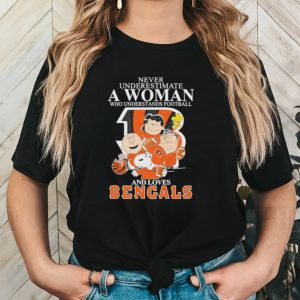 Never Underestimate A Woman Who Understands Football And Loves Bengals Mix Snoopy Peanuts Shirt