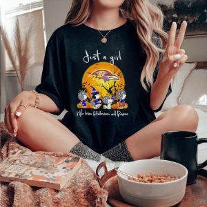 Peanuts just a girl who loves Halloween and Ravens shirt