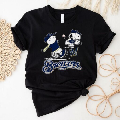 Peanuts Charlie Brown And Snoopy Playing Baseball Milwaukee Brewers T Shirt