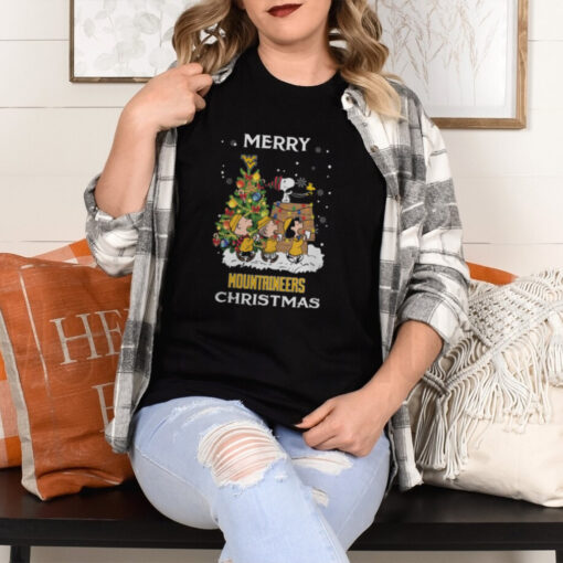 2024 West Virginia Mountaineers Snoopy And Friends Merry Christmas Shirt