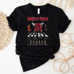 Chicago Bulls Go On The Road Team Graphics Design Vintage T Shirt