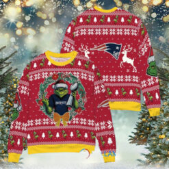 New England Patriots x Grinch NFL Dr. Seuss How the Grinch Stole Christmas with Super Bowl Trophy Ugly Christmas Sweater Red