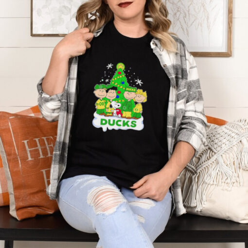 Peanuts Oregon Ducks Christmas tree shirt