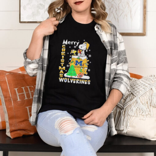 Snoopy and Woodstock Merry Christmas Michigan Wolverines shirt