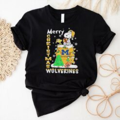 Snoopy and Woodstock Merry Christmas Michigan Wolverines shirt