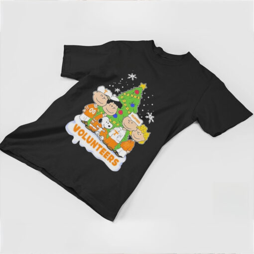 Tennessee Volunteers x Snoopy And Friends Christmas T Shirt