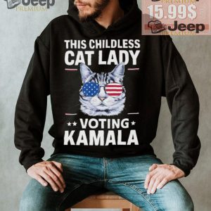 Official Kamala This Childless Cat Lady Is Voting Kamala Harris 2024 T Shirt1