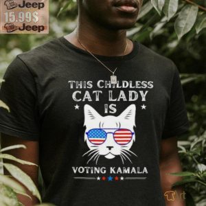 This Childless cat lady is Voting Kamala Harris 2024 cat wear sunglasses shirt2