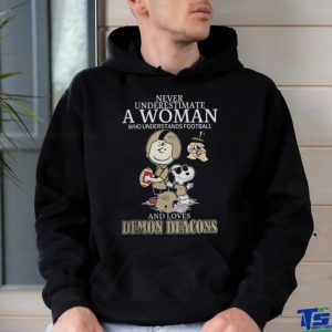 Peanuts Characters Never Underestimate A Woman Who Understands Football And Loves Wake Forest Demon Deacons Shirt