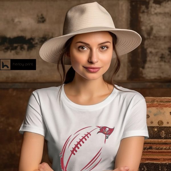 Tampa Bay Buccaneers G III 4Her by Carl Banks Subtle Football Fitted T Shirt