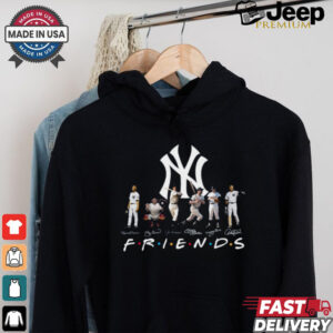 Original New York Yankees Legends Rivera, Berra, DiMaggio, Mantle, Ford, Jeter Friends Signatures T shirt