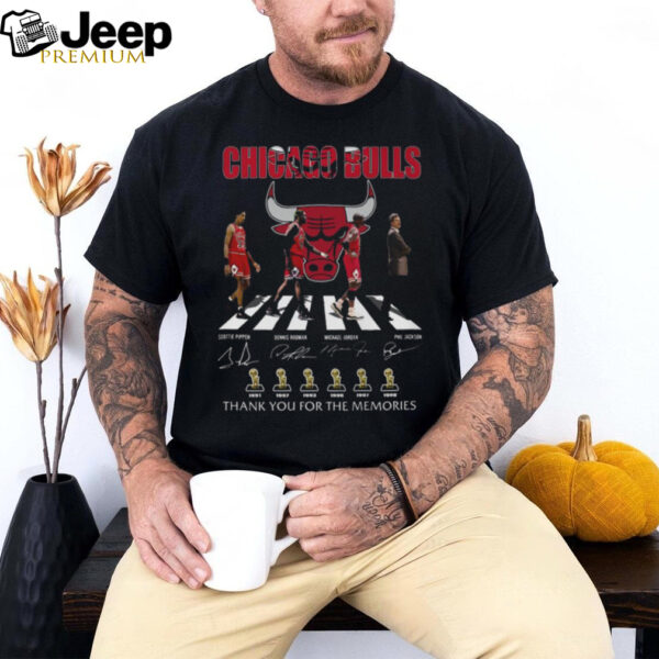 Chicago Bulls Go On The Road Team Graphics Design Vintage T Shirt