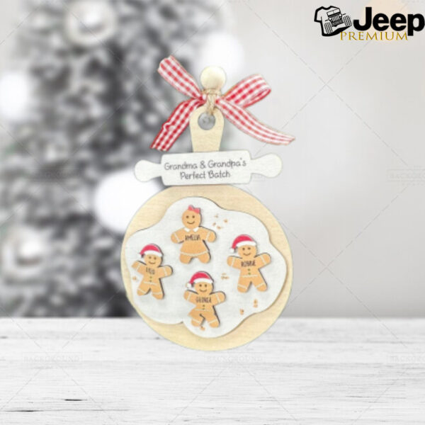 Custom Gingerbread Christmas Bauble, Custom Grandparents Ornament, Grandma’s Perfect Batch, Cookie Ornaments, Custom Family Names Ornament