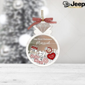 First Christmas Married Ornament, Married Christmas Ornament, Engaged Christmas Ornament, Newlywed Christmas Gift, 4D Shake Wedding Ornament