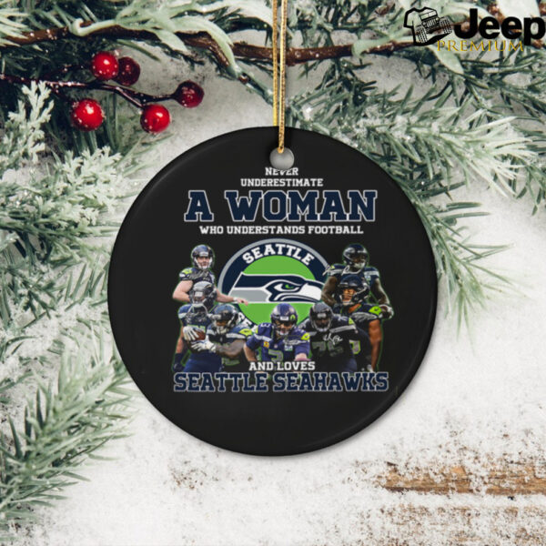 Never Underestimate A Woman Who Understand Football And Loves Seattle Seahawks T Shirt