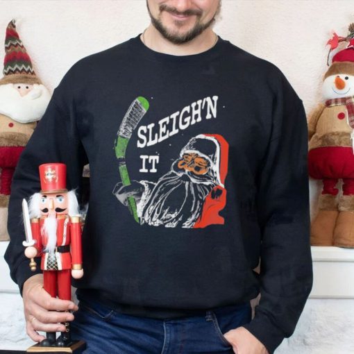 Hockey santa sleigh’n it hockey Christmas sweater