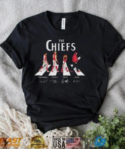 The Kansas city Chiefs abbey road 2022 signatures shirt